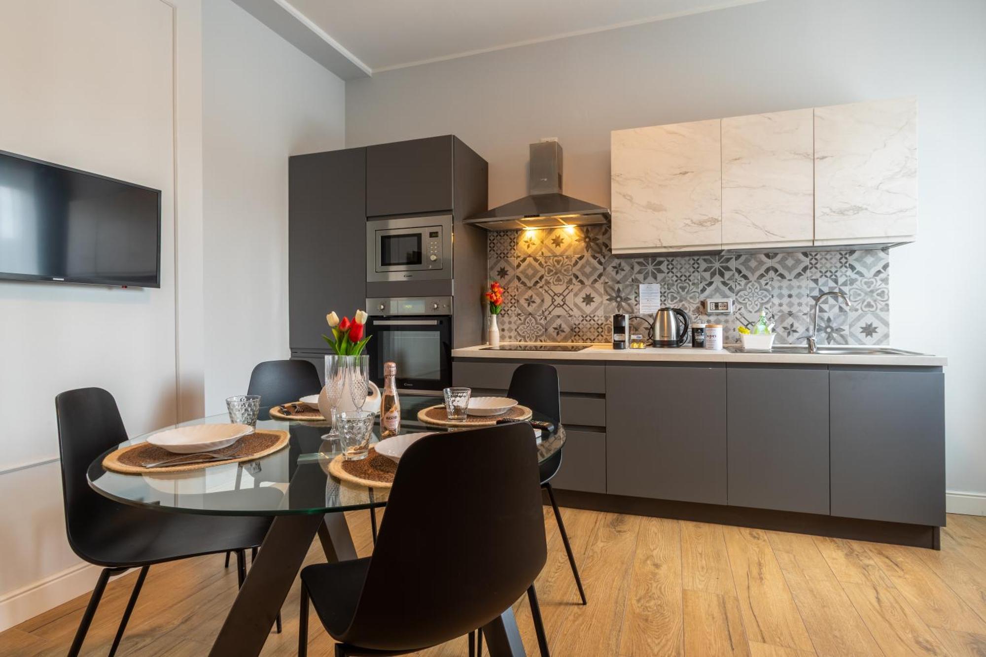 קומו Lavarell - Exclusive Apartment מראה חיצוני תמונה